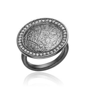 Ring i sort sølv