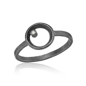 Enkel sølvring i oxideret sølv