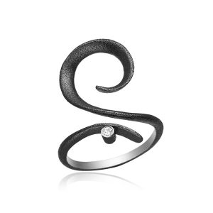 Sølvring i oxideret sølv