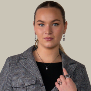 Sølvring i oxideret sølv