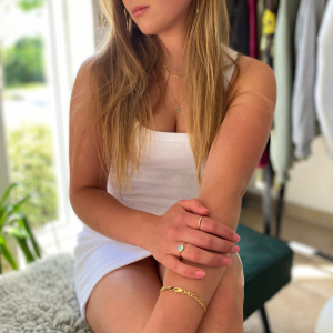 Vedhæng i forgyldt sølv med aqua calcedon