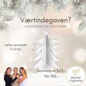 Sølvfarvet juletræ i stål