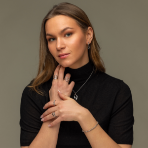 Ring i sølv med zirkonia