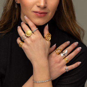 Ring i forgyldt sølv med kant